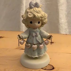 Precious Moments figurine - no box